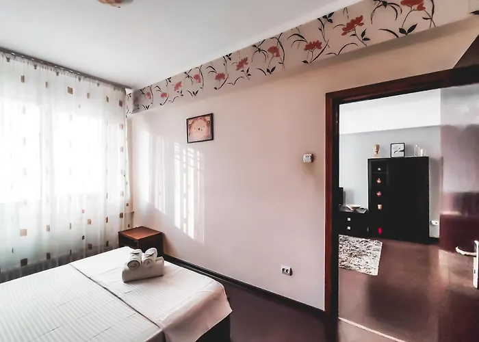 Parliament 1br W Self Check In *