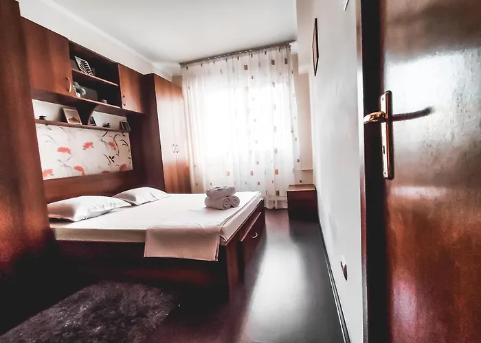 Parliament 1br W Self Check In *