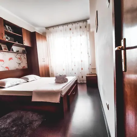 Parliament 1br W Self Check In *